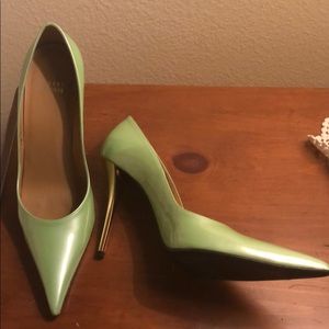 Stuart Weitzman Mint Patent Leather Pumps